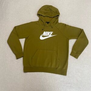Nike Sportswear Club Fleece Men's Graphic Pullover Hoodie Size M Olive